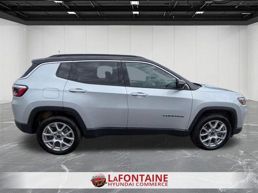 Silver Zynith 2025 Jeep Compass Limited
