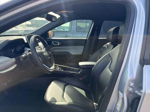 Silver Zynith 2025 Jeep Compass Limited