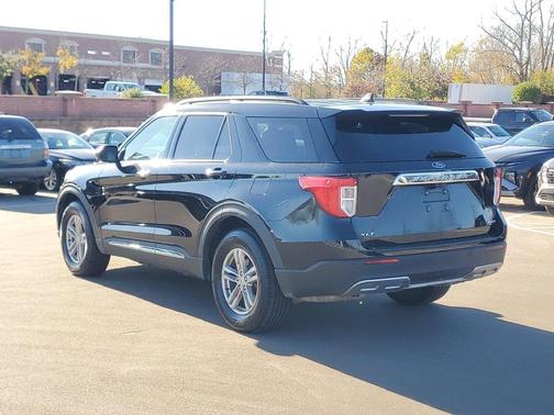 Agate Black Metallic 2022 Ford Explorer XLT