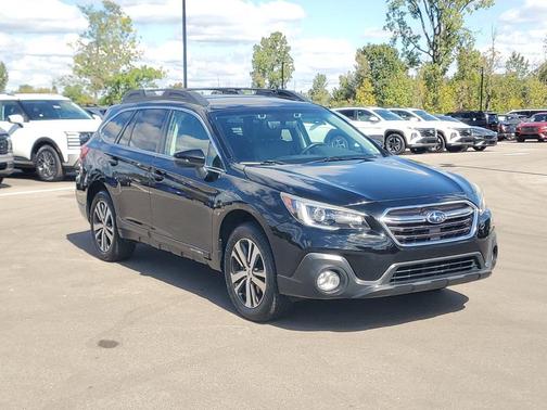 Crystal Black Silica 2019 Subaru Outback 2.5i Limited