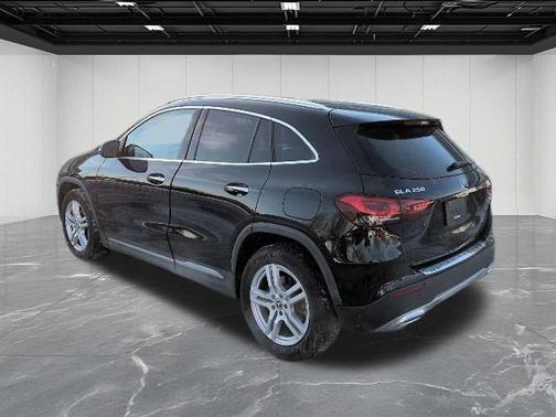 2022 Mercedes-Benz GLA 250 Base 4MATIC
