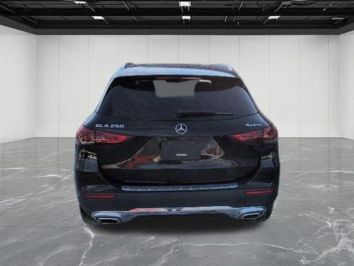 2022 Mercedes-Benz GLA 250 Base 4MATIC