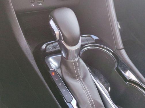 Summit White 2025 Buick Encore GX Preferred