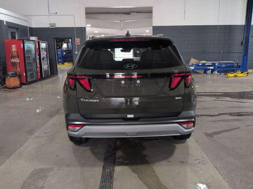 2025 Hyundai TUCSON SEL
