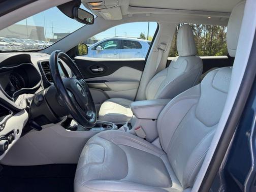 Slate Blue Pearlcoat 2020 Jeep Cherokee Limited