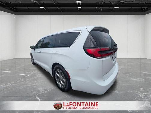 Bright White Clearcoat 2024 Chrysler Pacifica Limited