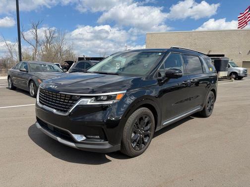 2024 Kia Carnival SX