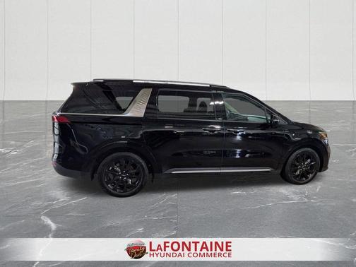 2024 Kia Carnival SX