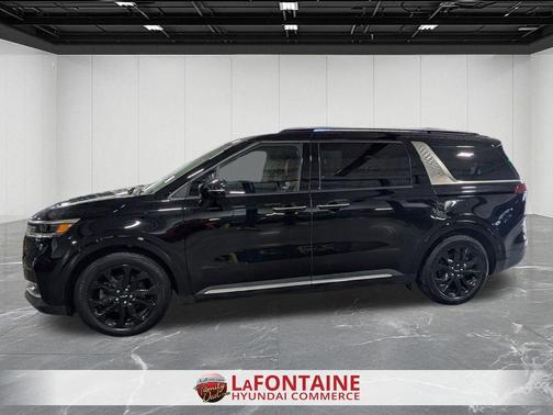 2024 Kia Carnival SX