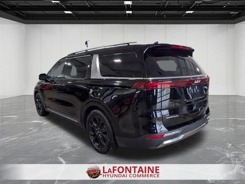 2024 Kia Carnival SX
