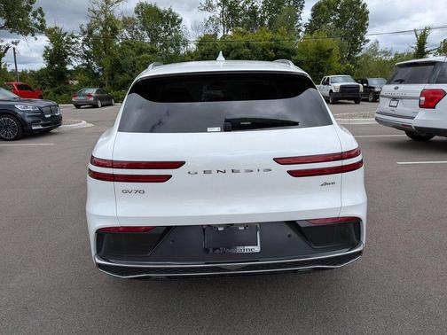 Uyuni White 2026 Genesis GV70 2.5T Advanced