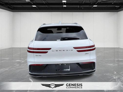 Uyuni White 2026 Genesis GV70 2.5T Advanced
