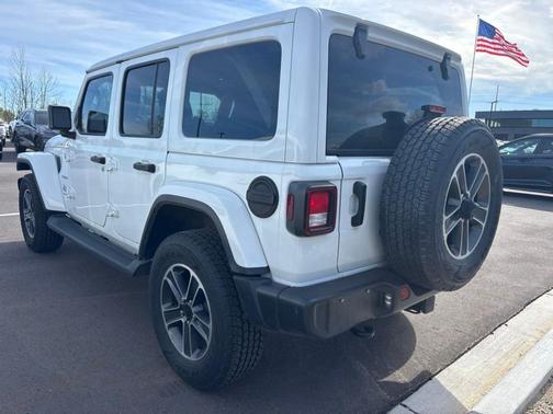 Bright White Clearcoat 2023 Jeep Wrangler Sahara