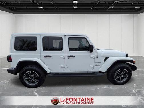 Bright White Clearcoat 2023 Jeep Wrangler Sahara