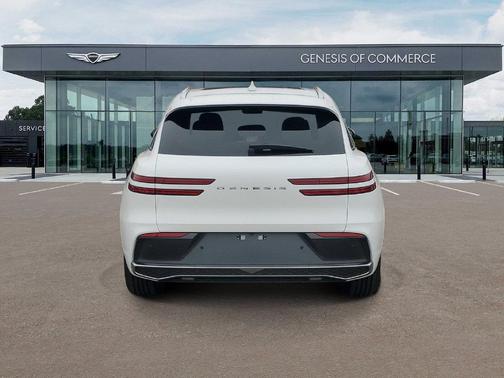 Alta White 2027 Genesis GV70 2.5T
