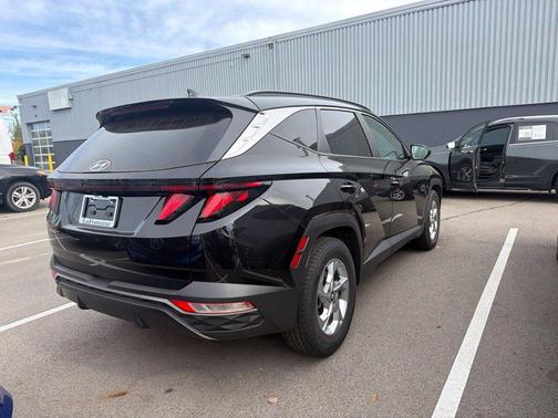 Black Pearl 2024 Hyundai TUCSON SEL