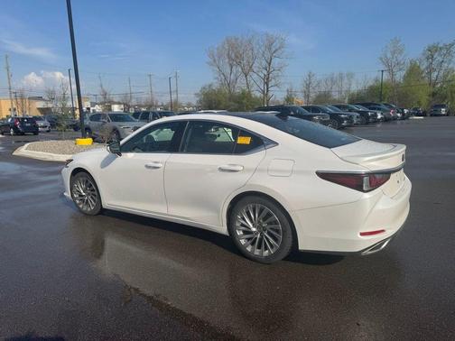 Eminent White Pearl 2021 Lexus ES 350 Luxury