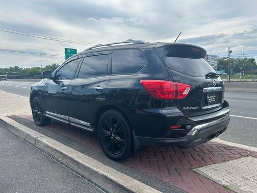 Magnetic Black 2017 Nissan Pathfinder Platinum