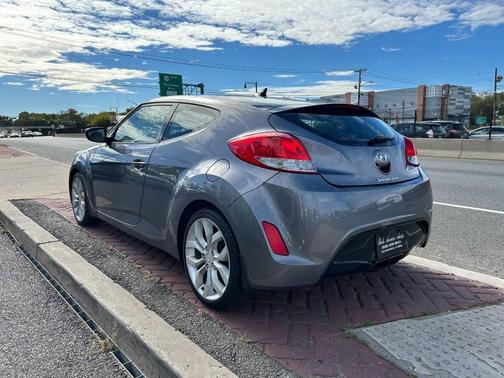 2013 Hyundai Veloster Base
