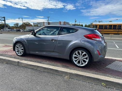 2013 Hyundai Veloster Base
