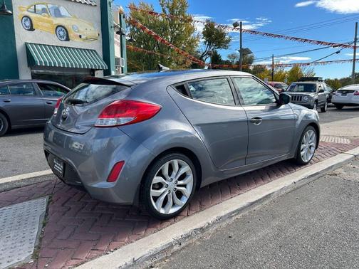2013 Hyundai Veloster Base