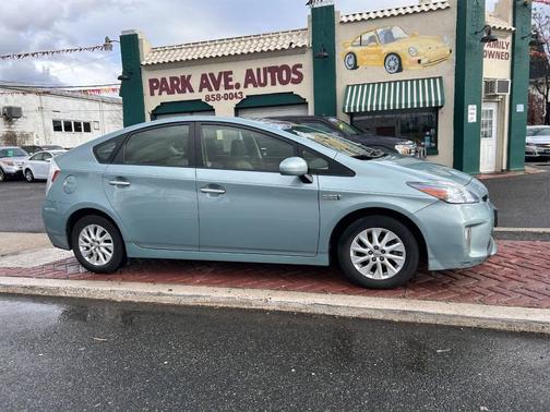 2013 Toyota Prius Plug-in Advanced
