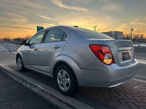 2015 Chevrolet Sonic LS