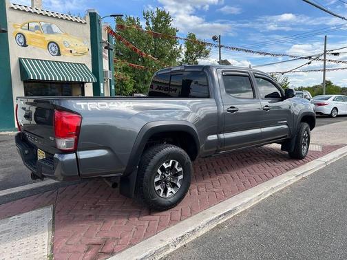 Magnetic Gray Metallic 2017 Toyota Tacoma TRD Off Road