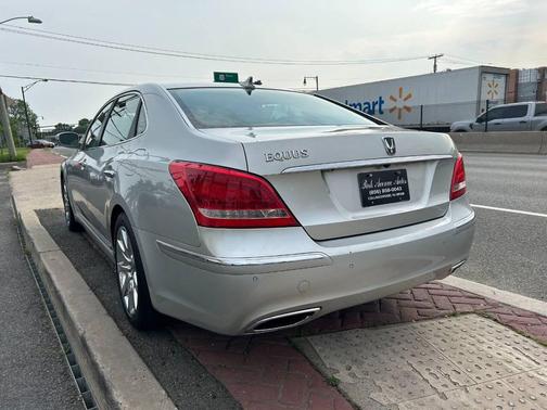 2012 Hyundai Equus Signature 4dr Sedan