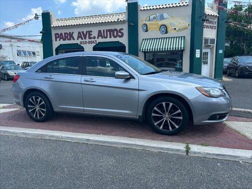 2013 Chrysler 200 Touring