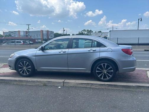 2013 Chrysler 200 Touring