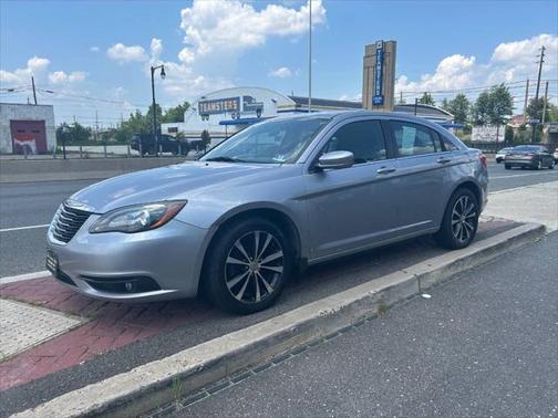 2013 Chrysler 200 Touring