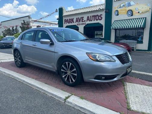 2013 Chrysler 200 Touring