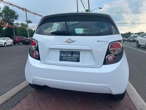 Summit White 2016 Chevrolet Sonic LS