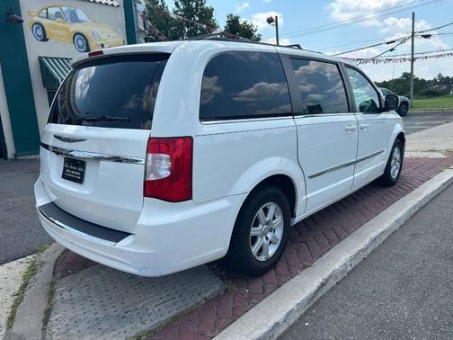 2013 Chrysler Town & Country Touring