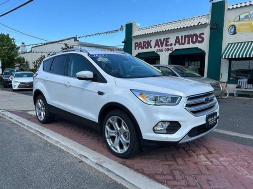 White Platinum Metallic Tri-Coat 2018 Ford Escape Titanium