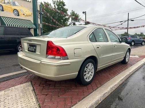 2005 Volvo S60 2.4