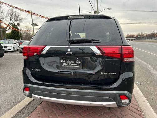 2016 Mitsubishi Outlander ES