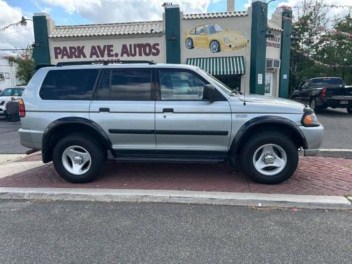 2001 Mitsubishi Montero Sport LS 4WD 4dr SUV