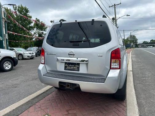 2008 Nissan Pathfinder SE