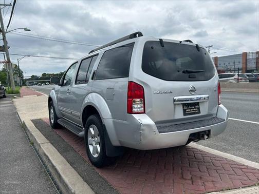 2008 Nissan Pathfinder SE