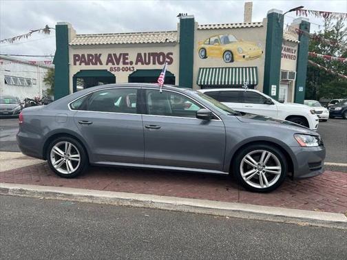2014 Volkswagen Passat 2.0L TDI DSG SE w/Sunroof