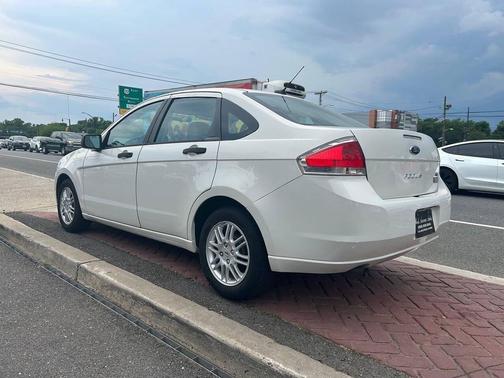 White Suede 2010 Ford Focus SE