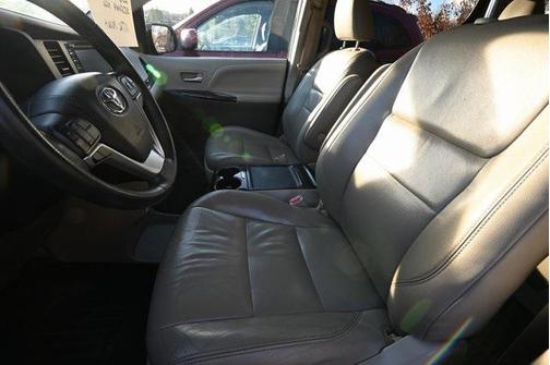 2018 Toyota Sienna XLE Premium