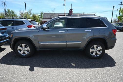 Mineral Gray Metallic Clearcoat 2011 Jeep Grand Cherokee Limited