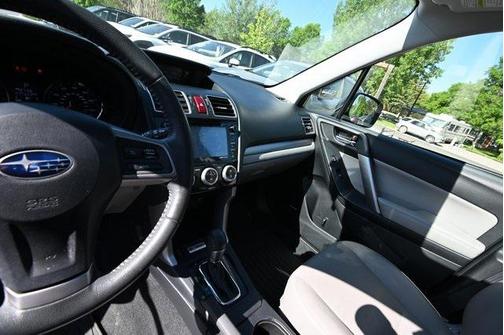 2016 Subaru Forester 2.5i Touring
