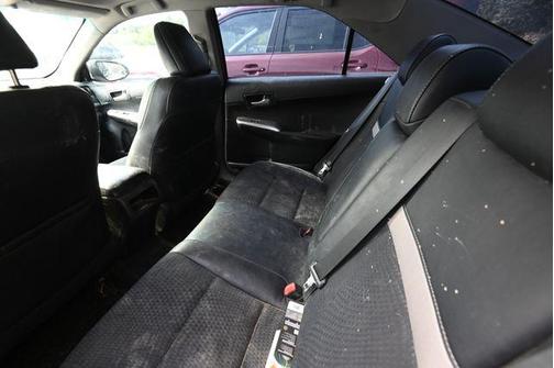 Classic Silver Metallic 2014 Toyota Camry SE