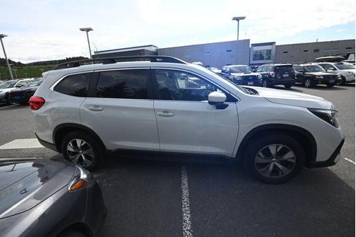 Crystal White Pearl 2024 Subaru Ascent Premium 8-Passenger