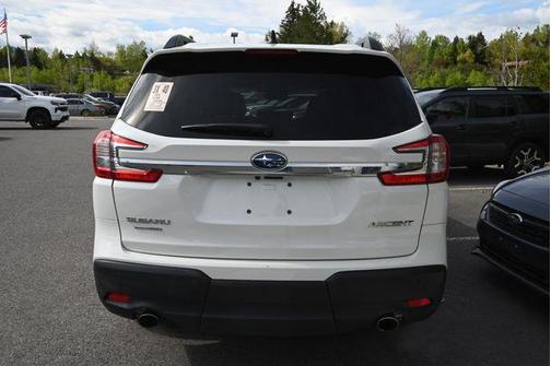 Crystal White Pearl 2024 Subaru Ascent Premium 8-Passenger