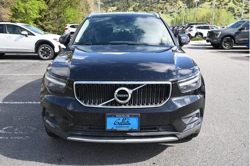 2022 Volvo XC40 T5 Momentum